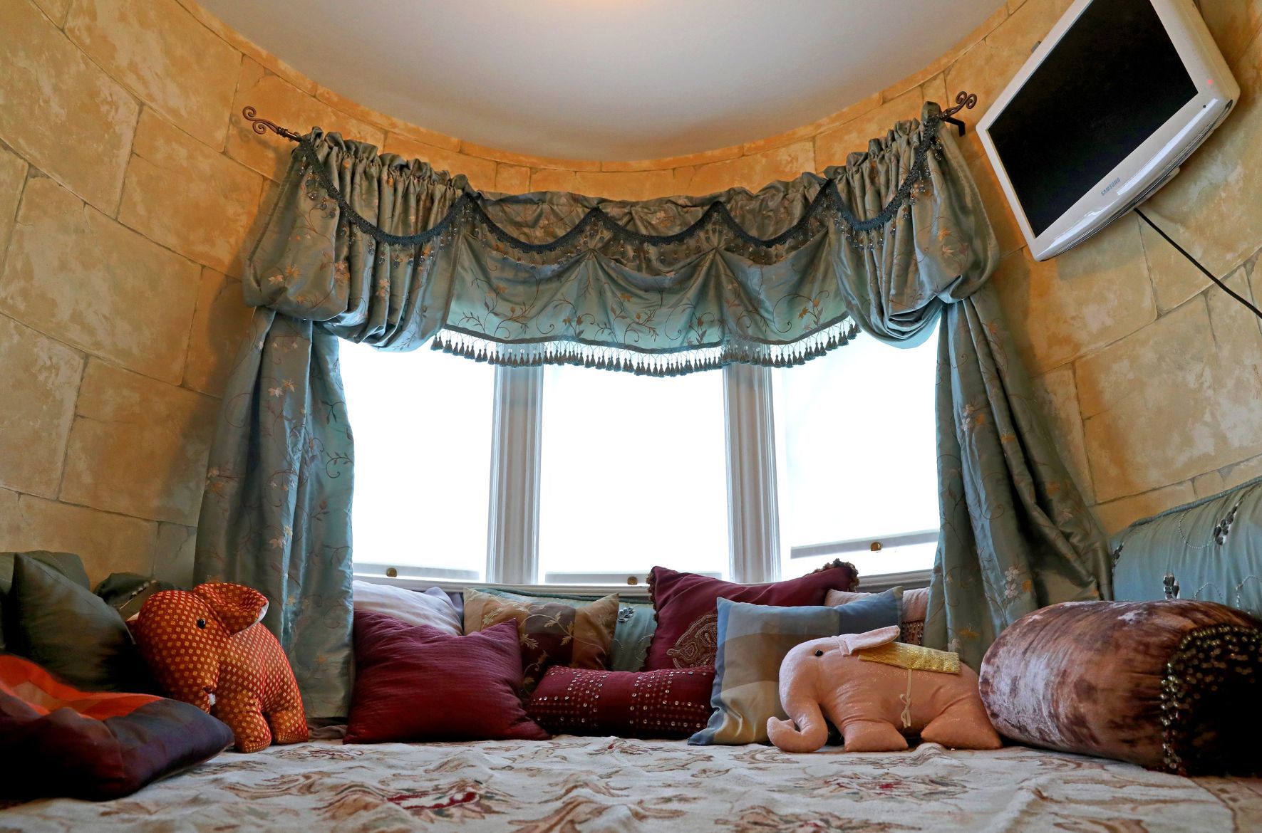 At Home: Amy Studt of Kirkwood